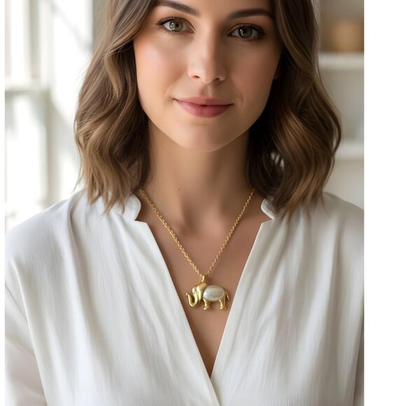 Vintage Napier Elephant Pendant Gold Tone Long Chain Signed - Picture 2 of 9